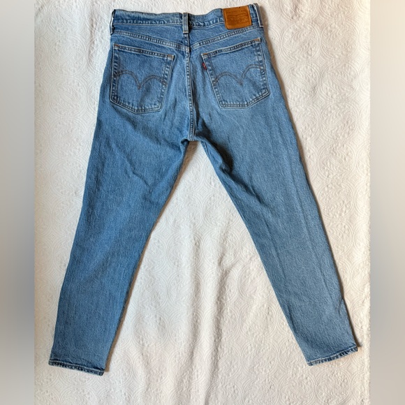 Levi’s Wedgie Fit High Rise Button Fly Jeans Size 28 Vintage Wash - Picture 5 of 9